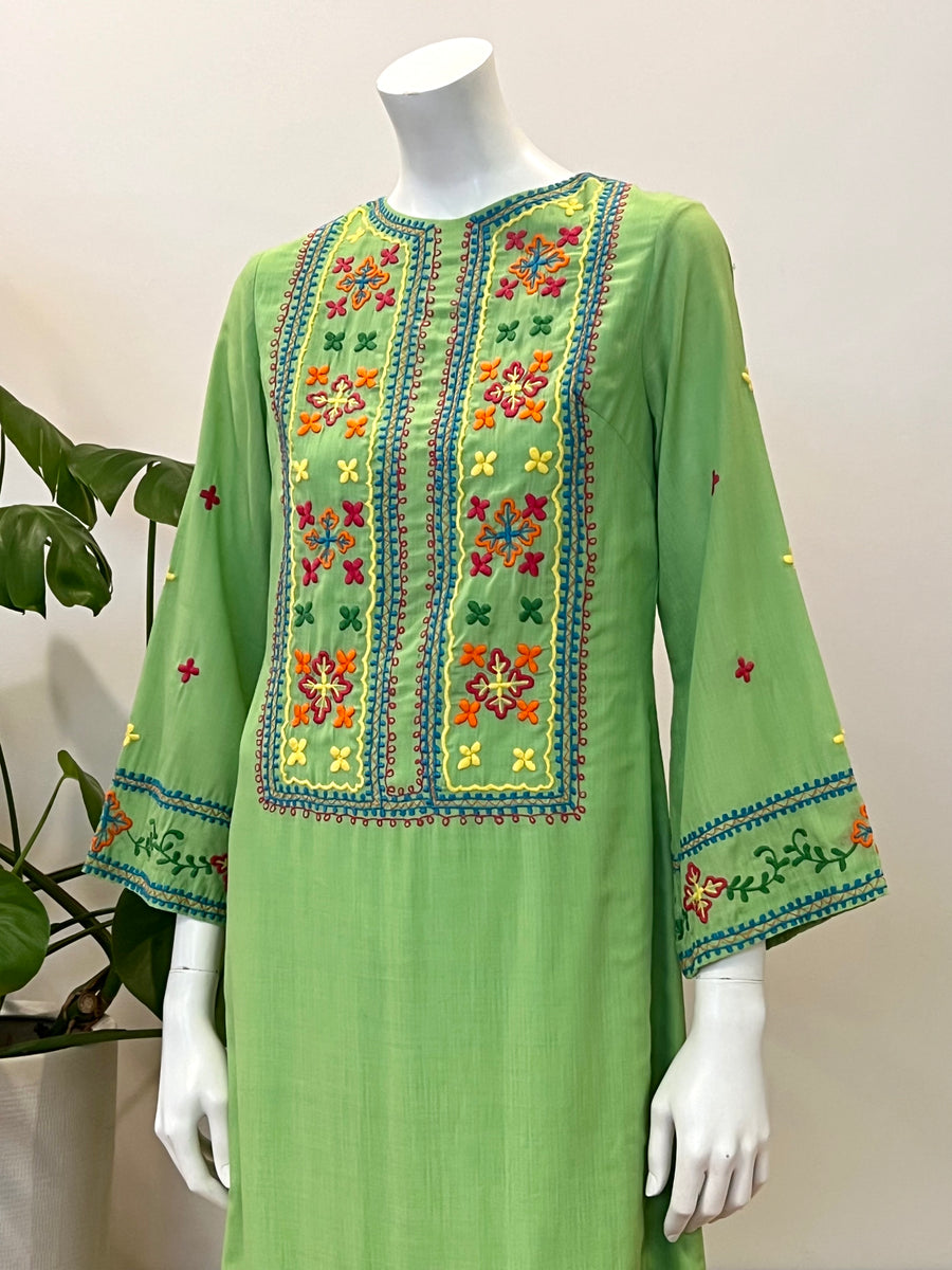 vintage Tesoro’s embroidered lime green cotton voile caftan dress 70s hong kong vintage