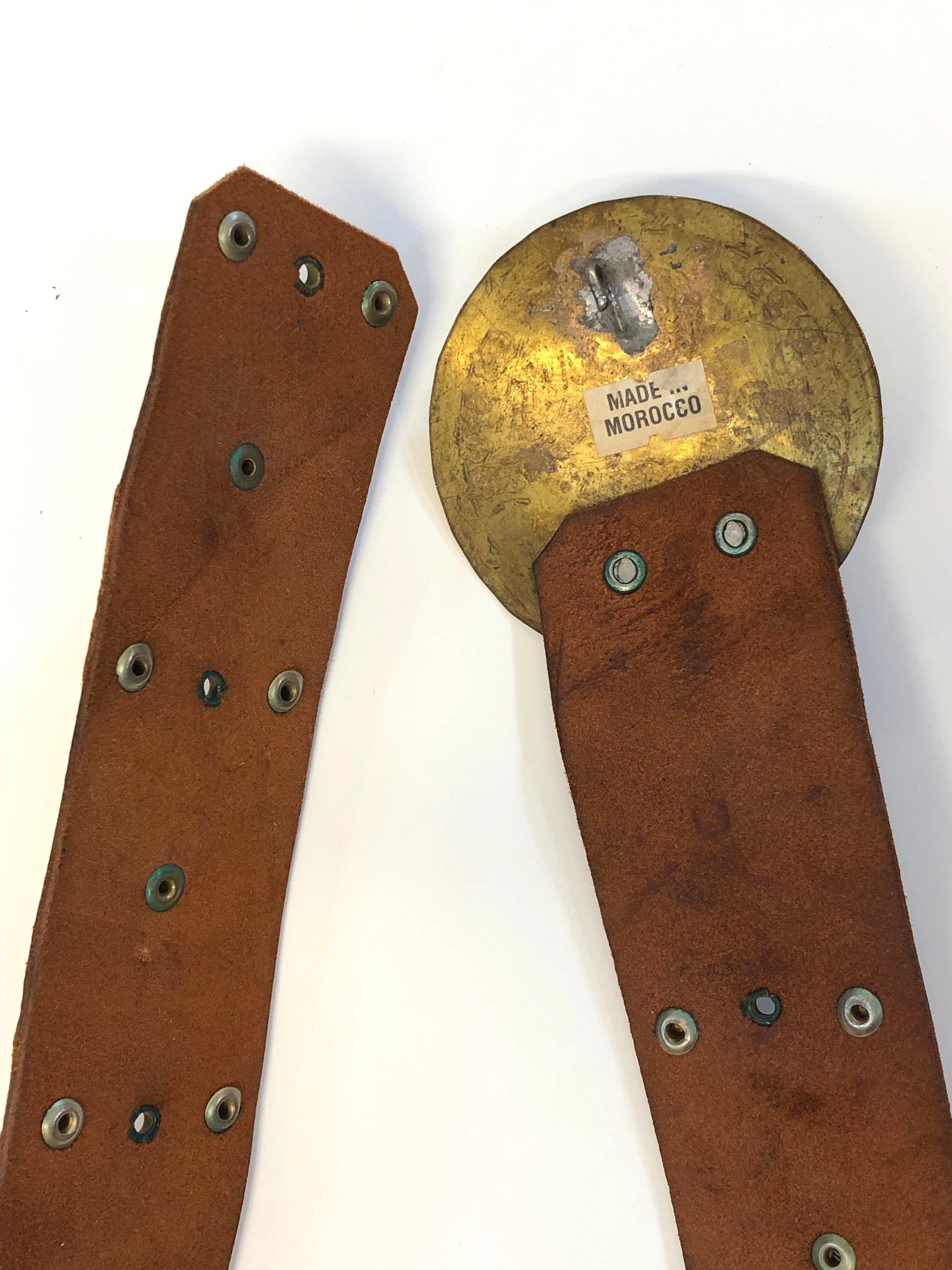 vintage Moroccan leather & brass medallion belt 70s – hong  display picture 1