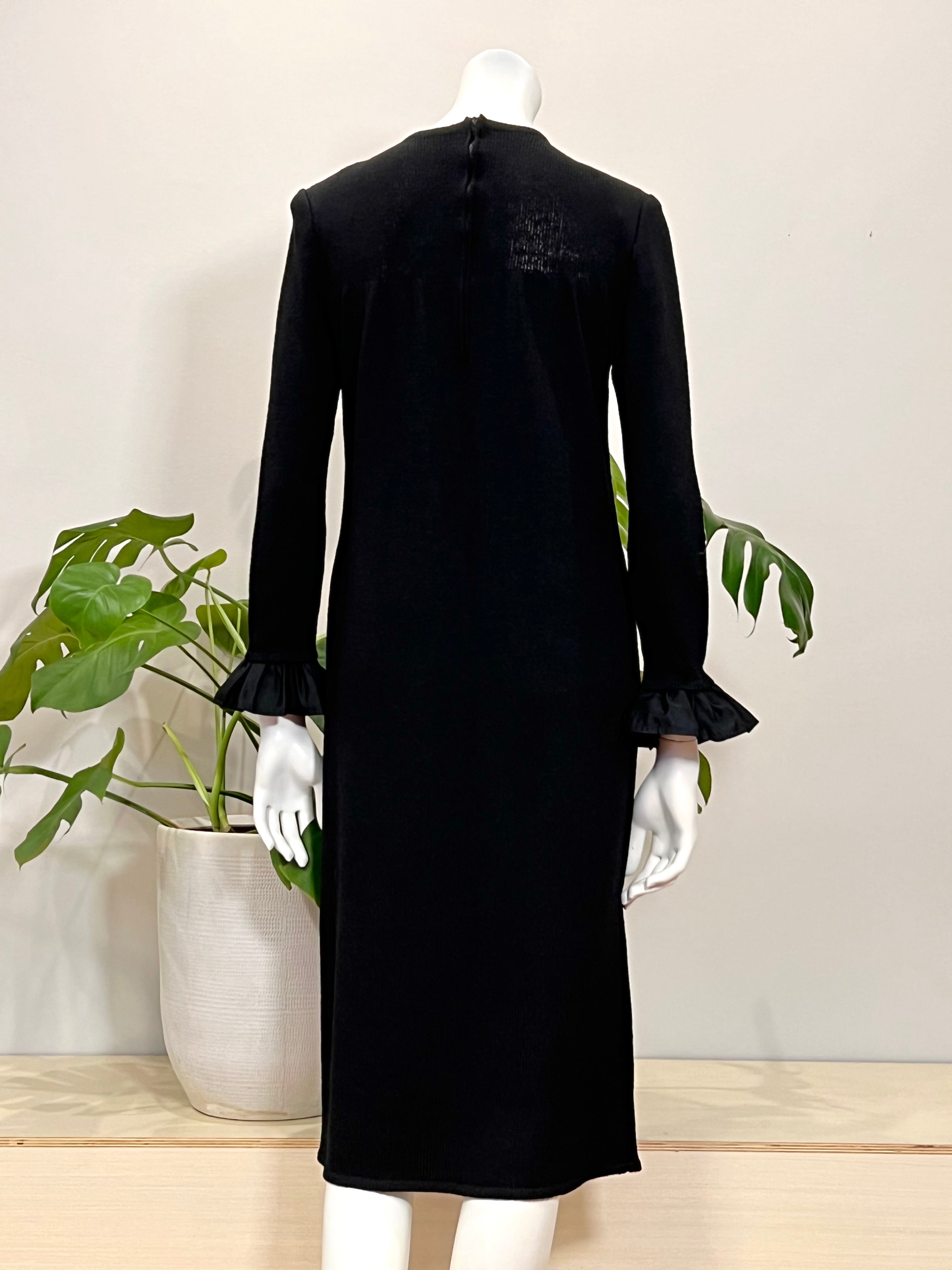 vintage black santana knit midi length sweater dress w/ grosgrain ruff hong kong vintage vintage black santana knit midi length sweater dress w/ grosgrain ruff hong kong vintage
