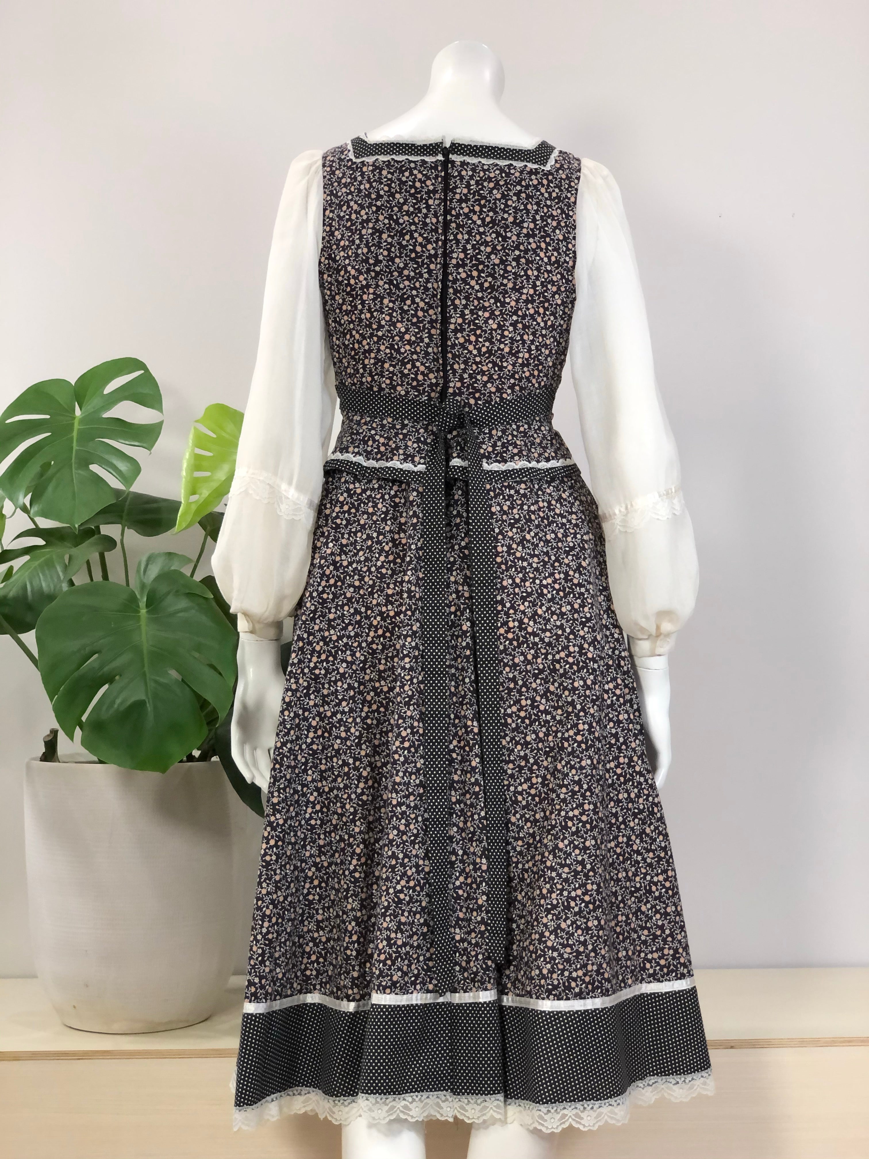 vintage Gunne Sax black calico laced bodice prairie dress 70s hong kong vintage vintage Gunne Sax black calico laced bodice prairie dress 70s hong kong vintage